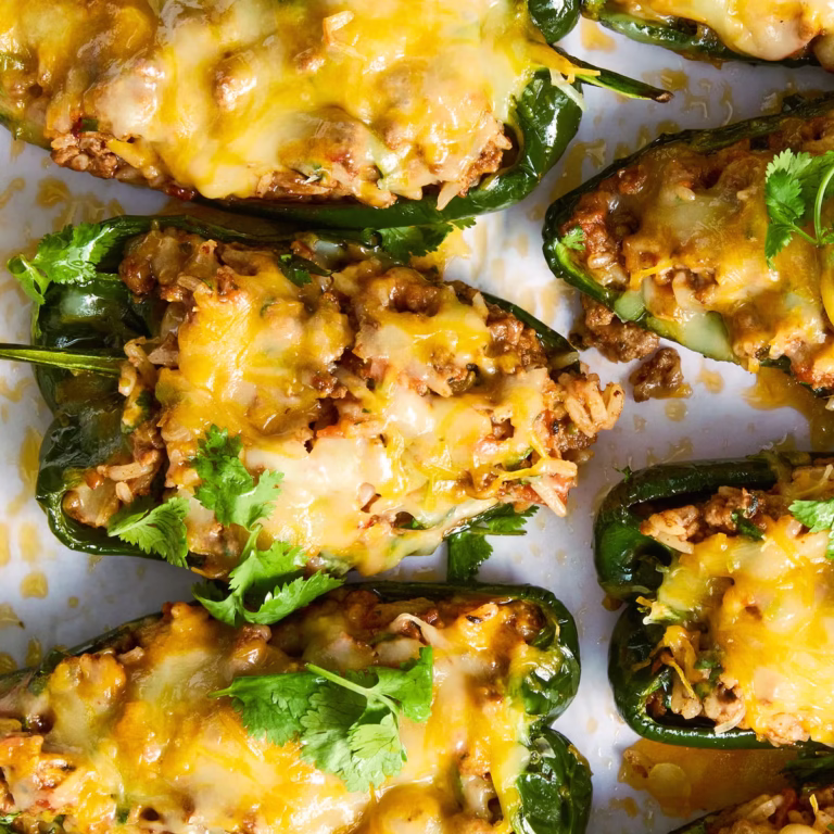Poivrons Poblano Farcis au Bœuf et au Riz