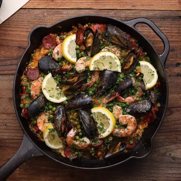 Paella à la Poêle en Fonte