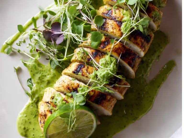 Poulet grillée au pesto d’avocat